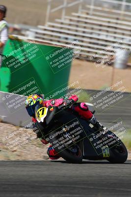 media/Jun-04-2022-WERA (Sat) [[b852bbbd55]]/Practice Races/5-750cc and up novices/